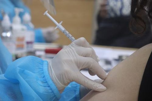 Đến nay, cả nước đã tiêm 206.602.058 liều vaccine cho người từ 18 tuổi trở lên