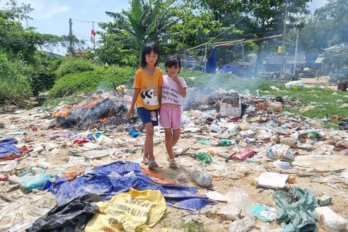 Lo ngại từ rác thải ven biển ở Quảng Ngãi