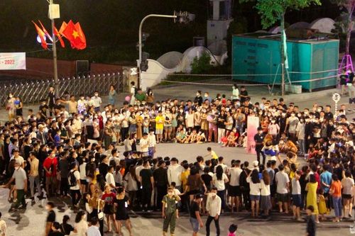 Tổ chức 'ghép đôi' trên phố đi bộ Vinh phải đúng chuẩn mực