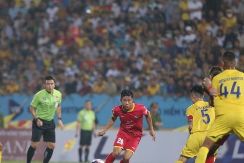 Khi V-League không chỉ thiếu Quang Hải