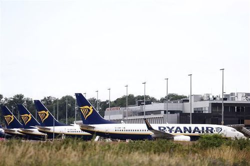 Phi hành đoàn của Ryanair ở Tây Ban Nha thông báo tiếp tục đình công