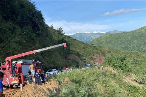 Điện Biên: Di chuyển trong mưa lớn, 2 vợ chồng lao xe xuống vực tử vong