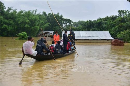 Lũ lụt kéo dài ở Bangladesh khiến trên 100 người chết