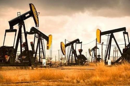 Chuyên gia quốc tế nhận định giá dầu thế giới duy trì ở mức ba chữ số