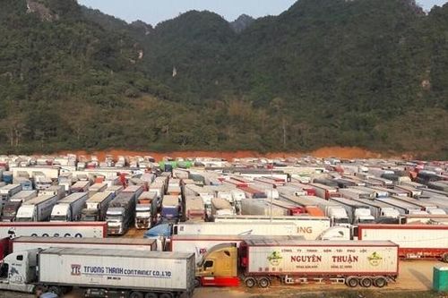 Nguy cơ 'núi xe đắp chiếu' ở cửa khẩu phía Bắc có thể tái diễn