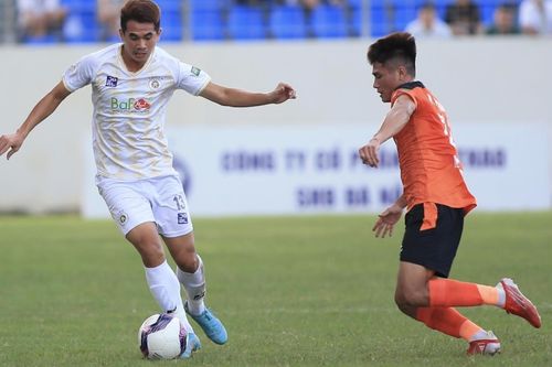 Thua trận đầu tiên ở V-League 2022, Hà Nội FC lỡ cơ hội bắt kịp ngôi đầu