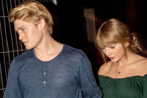 NÓNG: Taylor Swift và bạn trai Joe Alwyn đã bí mật đính hôn sau 5 năm hẹn hò?