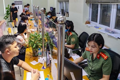 Cơ quan Công an khuyến cáo trước hiện tượng đông người dân đến làm thủ tục cấp hộ chiếu