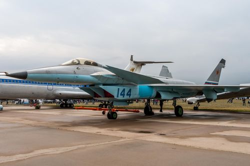 Tiêm kích MiG-144 - Câu trả lời thất bại của Nga trước F-22 Mỹ