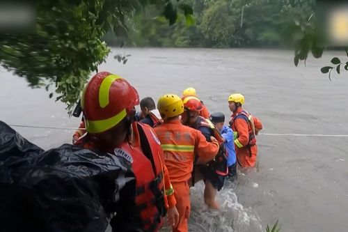 Lũ lụt nghiêm trọng vì bão ở miền Nam Trung Quốc