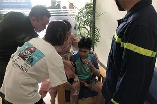 Cháy ở Hà Nội: Giải cứu bé trai trong vụ cháy căn hộ ở chung cư trên đường Lĩnh Nam