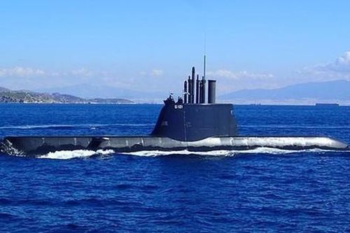 Tàu ngầm Hy Lạp gặp sự cố khi phóng lên khỏi mặt nước