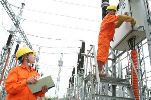 Mất điện trên diện rộng giữa thời tiết nóng bức, EVN mong khách hàng thông cảm