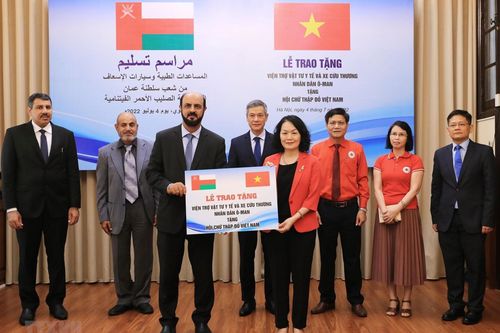 Hội Chữ thập Đỏ tiếp nhận trang thiết bị, vật tư y tế do Oman hỗ trợ