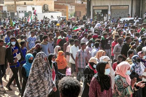 Sudan: Người dân vẫn xuống đường biểu tình bất chấp cảnh sát mạnh tay trấn áp