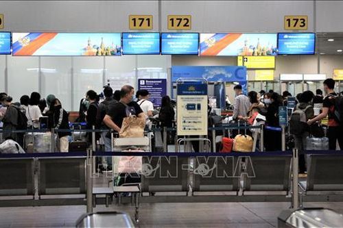 Nga dỡ bỏ các hạn chế nhập cảnh do dịch COVID-19