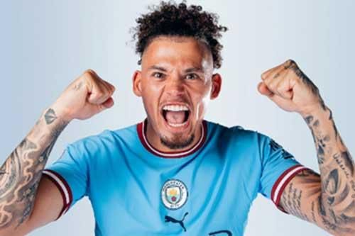 Kalvin Phillips ký hợp đồng với Man City, nhận áo số 4