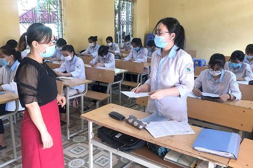 Thi tốt nghiệp THPT 2022: Không được phép mang những vật dụng này vào phòng thi nếu không muốn trượt oan
