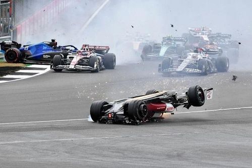 Tay đua F1 Trung Quốc thoát chết ở Silverstone