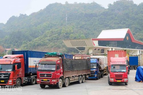 Hoàn thiện chính sách sát với thực tiễn để gỡ khó cho thương mại biên giới