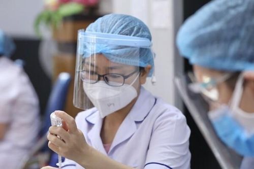 Đẩy nhanh tiêm vaccine Covid-19 trước nguy cơ biến chủng mới lây lan nhanh