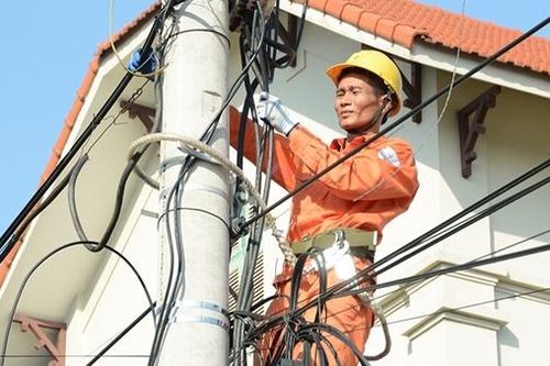 Sự cố tăng giảm điện áp đột ngột chiều 4/7 là do tiêu thụ điện tăng cao