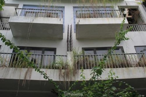 La liệt liền kề, biệt thự bỏ hoang Hà Nội bị 'ngáo' giá