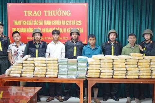 Ngược ngàn đưa 'ông trùm' về quy án