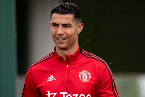 Ronaldo lừa dối Man United?