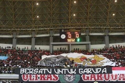 CĐV của U19 Indonesia lại quậy phá, BTC giải kêu gọi 'cổ vũ văn minh'