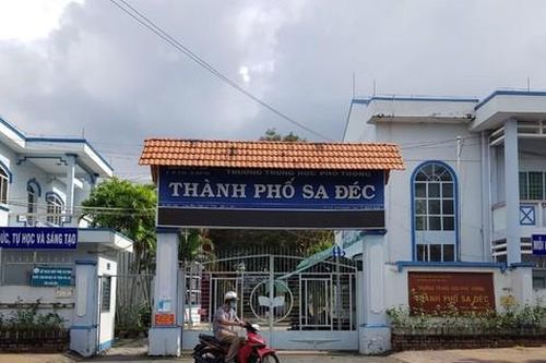 9 học sinh tại Đồng Tháp bị 'giam' giấy báo dự thi THPT vì nợ học phí