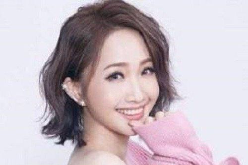 Ca sĩ Chu Lị Tĩnh qua đời ở tuổi 41 vì bệnh ung thư vú