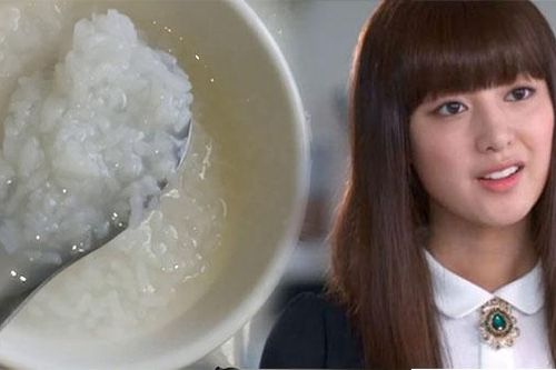 Mẹ ốm, chị dâu cho ăn cháo loãng, tôi đùng nổi giận nhưng mẹ tôi lại cúi mặt không nói gì