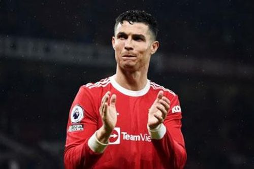 Fan MU ăn mừng khi Ronaldo kiên quyết đòi ra đi