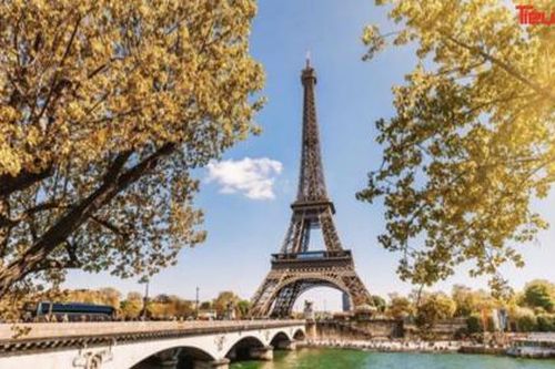 Tháp Eiffel bị rỉ sét, xuống cấp nghiêm trọng, nhưng chỉ được sơn lại, vì sao?
