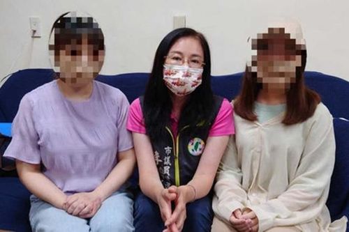 Không chịu mặc đồ cũ, thiếu nữ bị bố đánh đập dã man