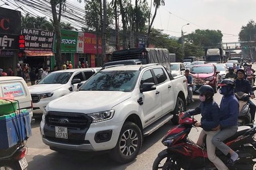 Hà Nội: Thêm nhiều nút giao thông thường xuyên ùn tắc được tổ chức lại