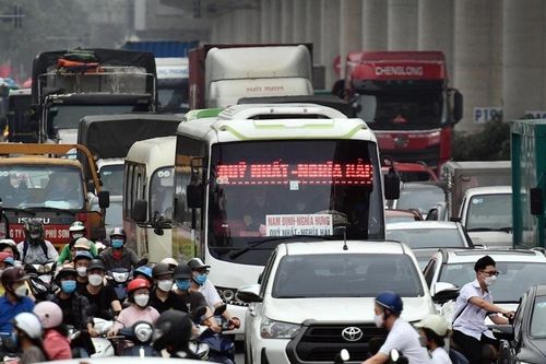 Đề xuất giảm 30% phí đường bộ cho xe kinh doanh vận tải