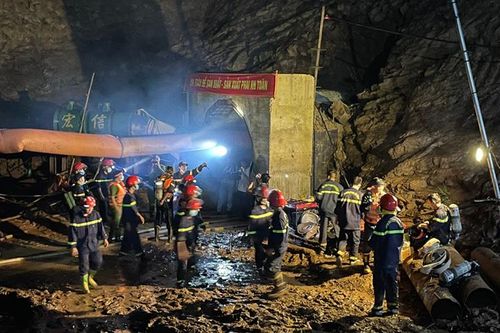Nỗ lực tìm kiếm người bị nạn tại thủy điện Nậm Pồ
