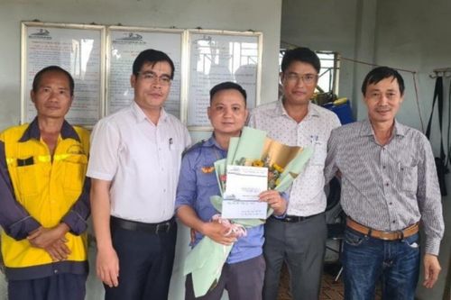 Thưởng 'nóng' nhân viên đường sắt cứu người ở Đồng Nai