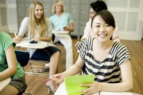 Nhật Bản: Sinh viên du học nước ngoài giảm