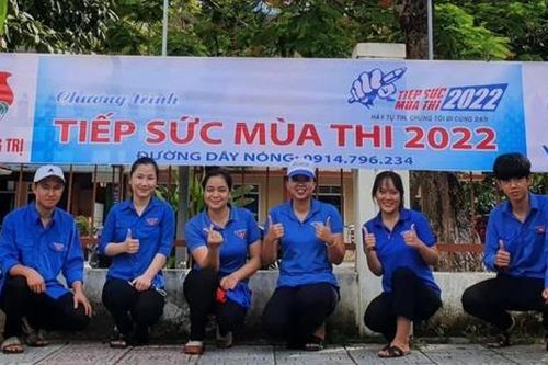 'Áo xanh' Quảng Trị tiếp sức mùa thi: Hỗ trợ ăn sáng, trưa cho thí sinh huyện nghèo rẻo cao