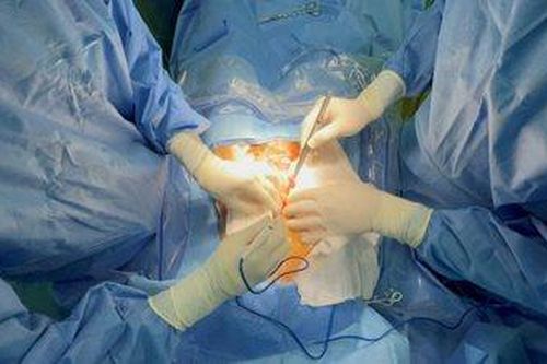 Cô gái 22 năm sống trong cảnh không có âm đạo, hậu môn