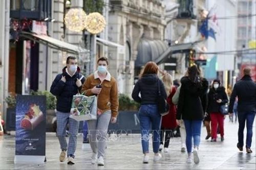 Dịch COVID-19 có chiều hướng gia tăng tại Pháp, Italy
