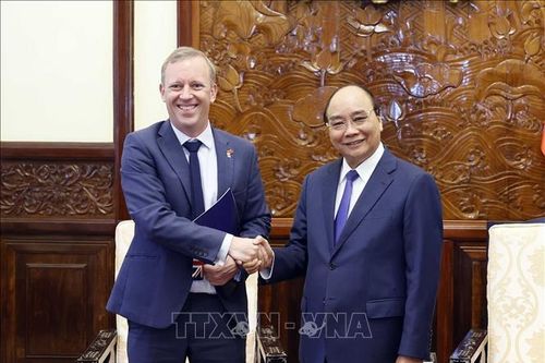 Chủ tịch nước Nguyễn Xuân Phúc tiếp các Đại sứ tới chào từ biệt