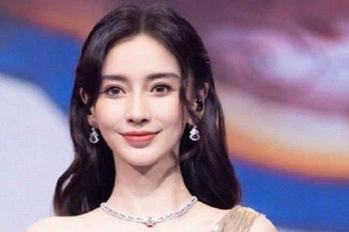 Angelababy thừa nhận trang phục lên show và thảm đỏ đều là đồ đi mượn