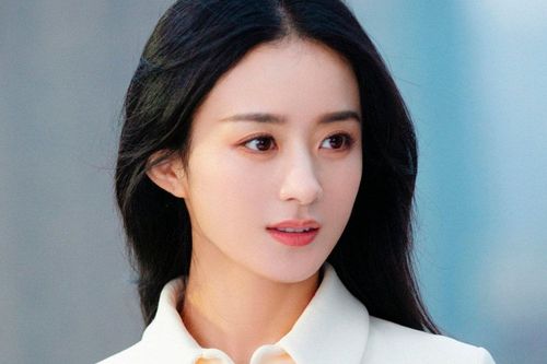 Triệu Lệ Dĩnh lên chức phó chủ tịch hiệp hội điện ảnh: Cả Cbiz sẽ nằm trong tay chị?