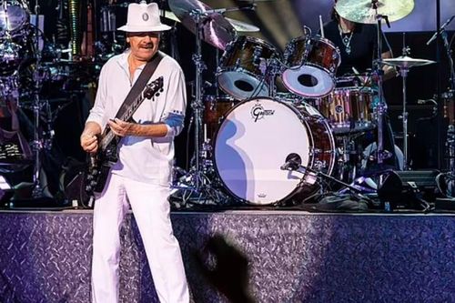Huyền thoại âm nhạc Carlos Santana gục ngã ngay trên sân khấu