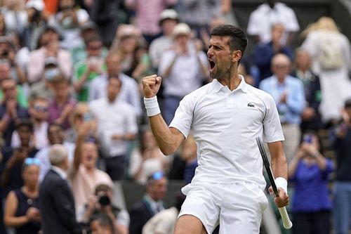 Djokovic lội ngược dòng ngoạn mục, bước tiếp vào vòng bán kết Wimbledon