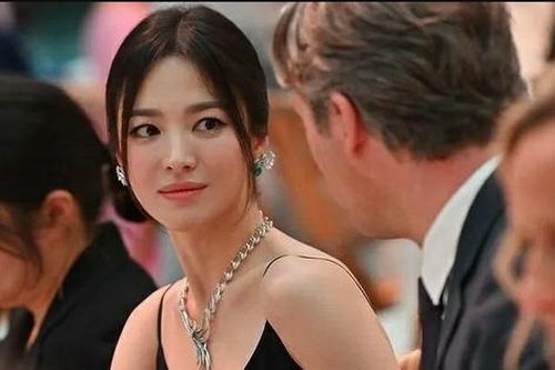 Giải mã sức hút phong cách của Song Hye Kyo, dù 41 tuổi vẫn là 'tường thành nhan sắc'